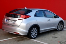 honda-civic-5d-sport-zdjecia_3729.jpg