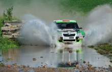 pechowy-rajd-polski-dla-zespolu-skoda-castrol-bp-rally-team_544.jpg