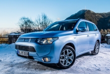 mitsubishi-outlander-phev-dabiut_4826.jpg